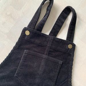 Robe tablier en velour noir